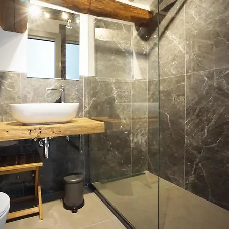 New Moon Pensión 4*