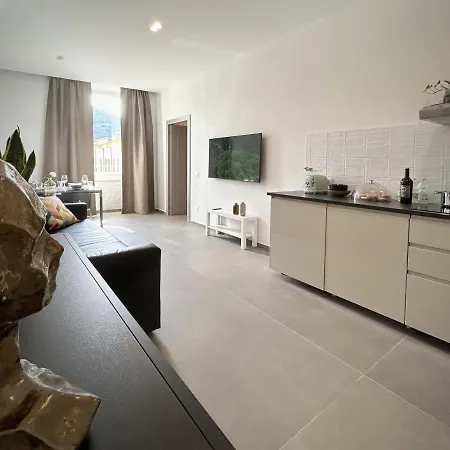 New Moon Pensión 4*