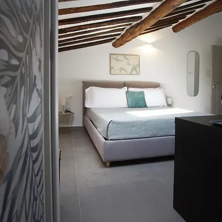 New Moon Vendégház La Spezia