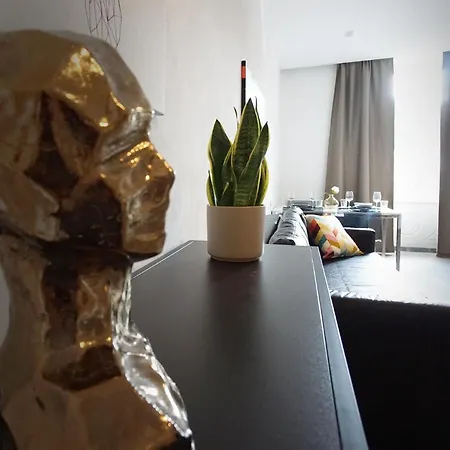 New Moon Vendégház La Spezia