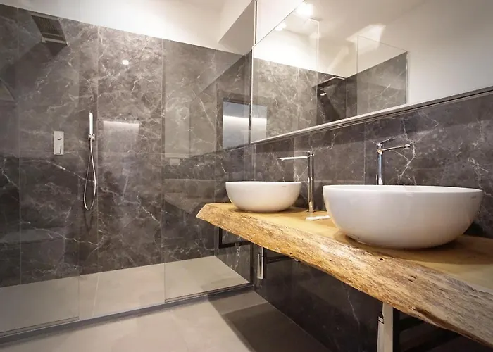 New Moon 4* لا سبيتسْيا