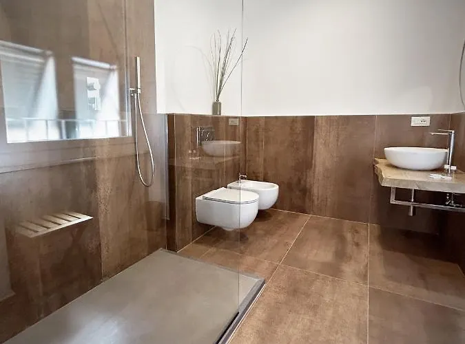 New Moon بيت ضيافة لا سبيتسْيا