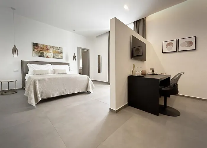 New Moon Ла-Спеція